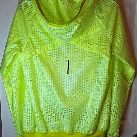 Lole Zip up Jacket Pre owned great condition only used once. - Picture 2 of 4